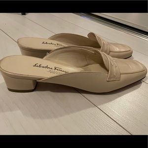 COPY - Vintage Salvatore Ferragamo tan leather mules